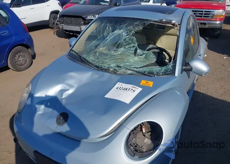 2010 Volkswagen New Beetle 2.5L из США, поврежденный, VIN 3VWRG3AG7AM026753